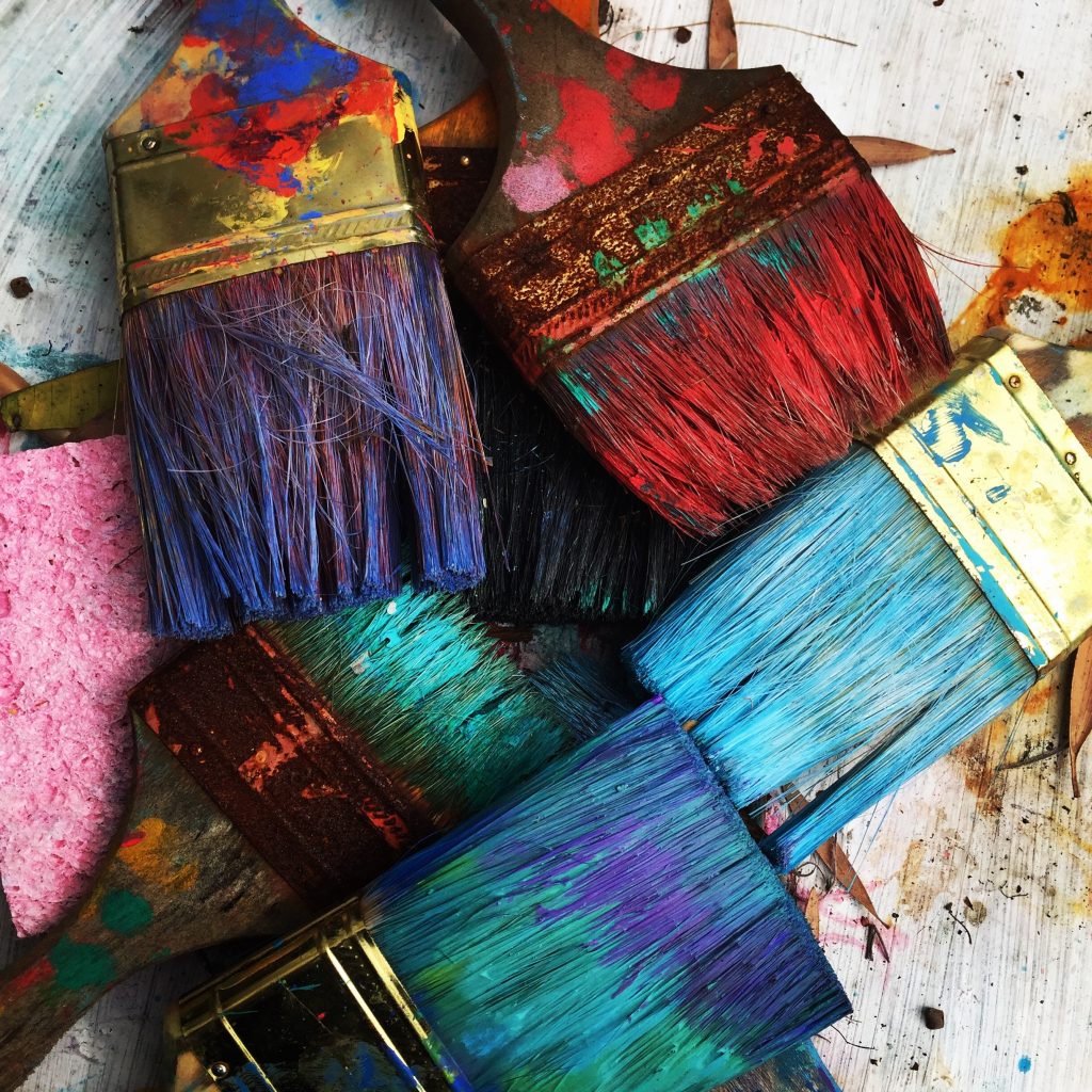 repairman-app-colorful-paint-brushes